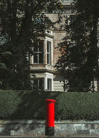 Edward's Post Box, Crown Road South